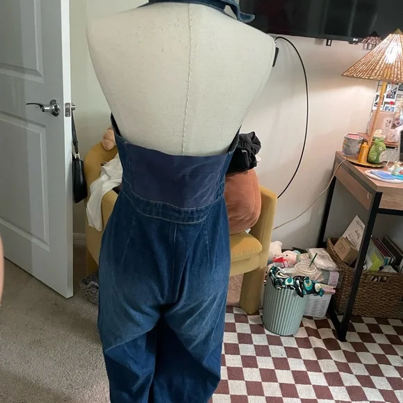 Alice + Olivia Jersey-trimmed Stretch-denim Halterneck Jumpsuit - Mid denim - Picture 9 of 13